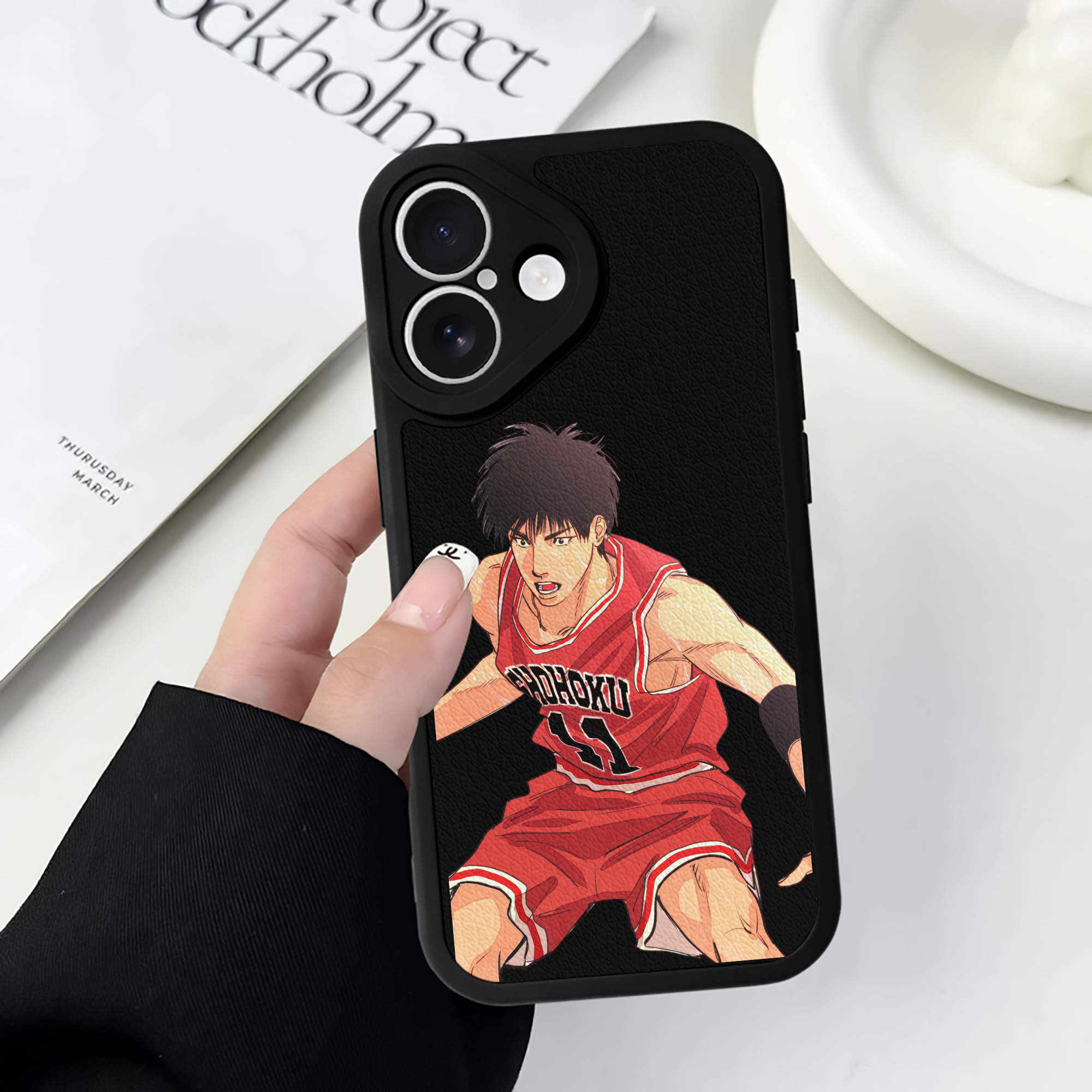 （画像用） SLAM DUNK／スラムダンク 【iPhone 16シリーズ対応】シリコンスマホケース（レザー調） 材質：シリコン